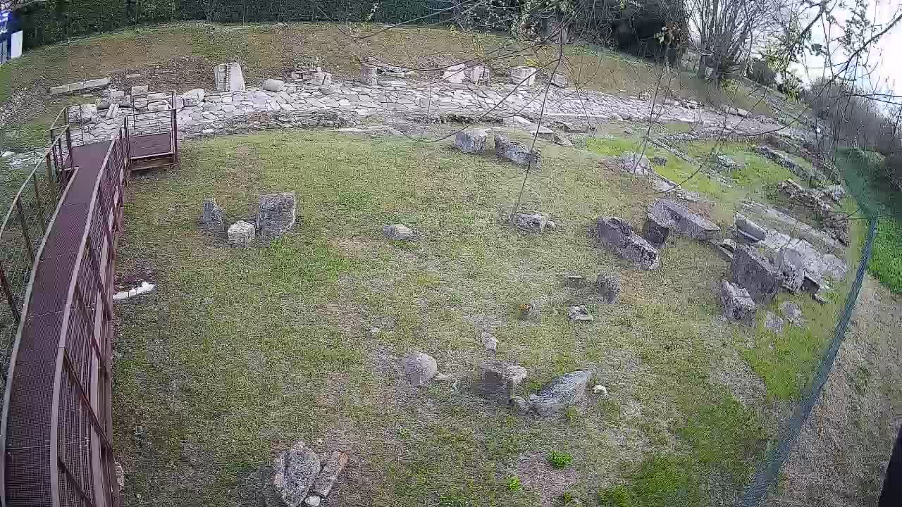 Akvileja – Decumano di Aratria Galla