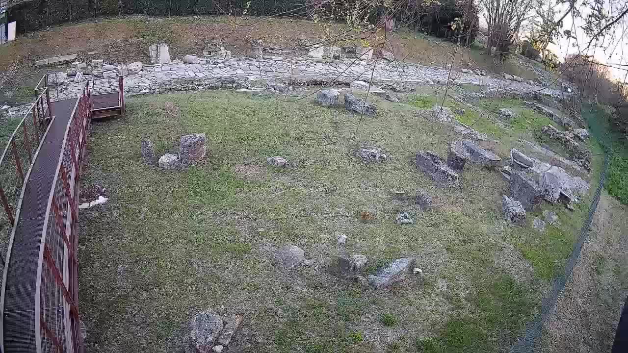 Akvileja – Decumano di Aratria Galla