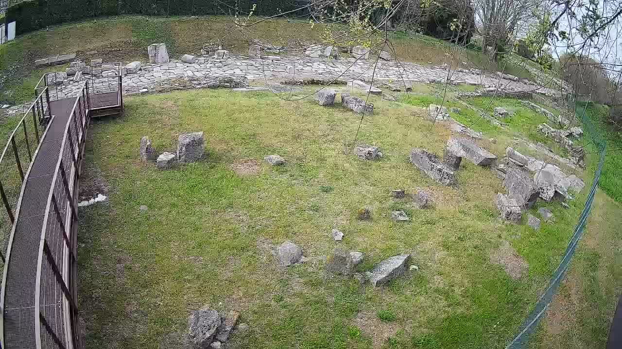 Akvileja – Decumano di Aratria Galla