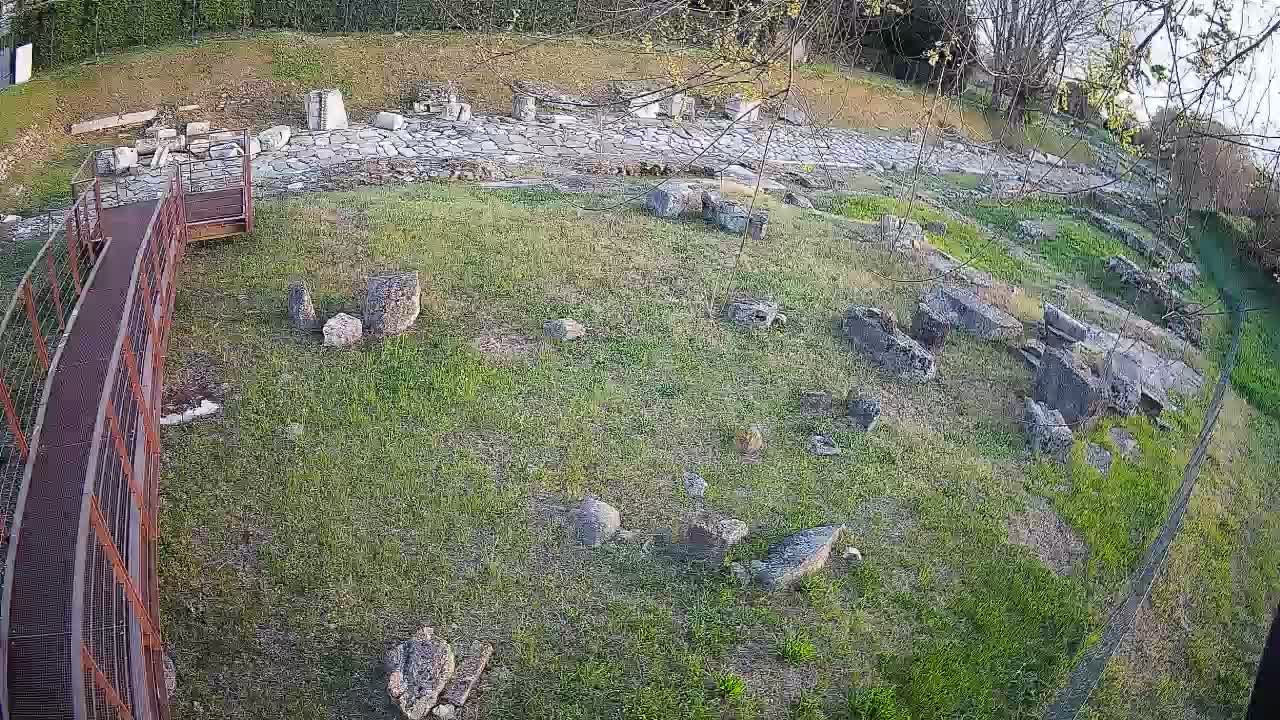 Akvileja – Decumano di Aratria Galla