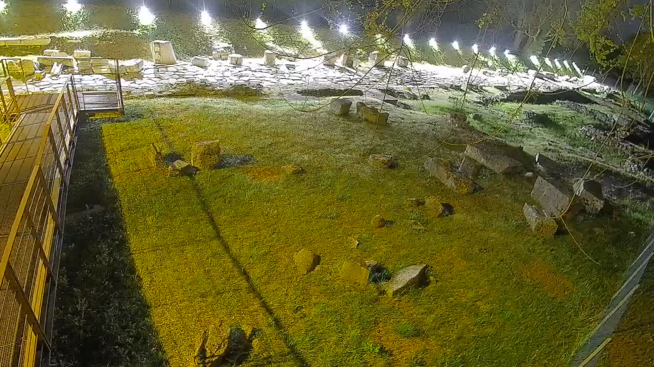 Akvileja – Decumano di Aratria Galla