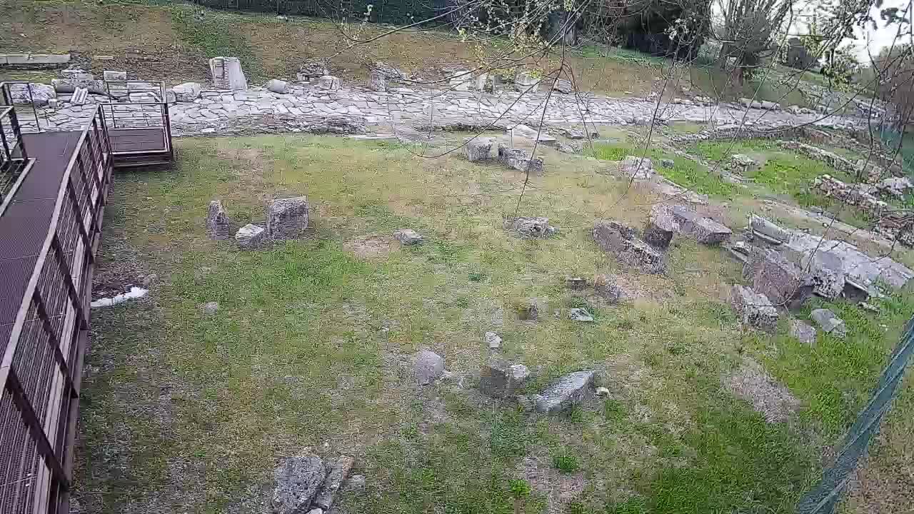 Akvileja – Decumano di Aratria Galla