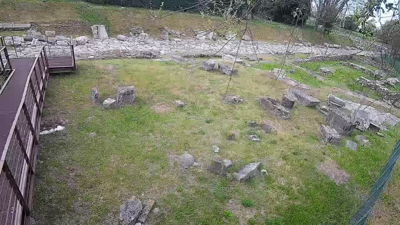 Akvileja – Decumano di Aratria Galla