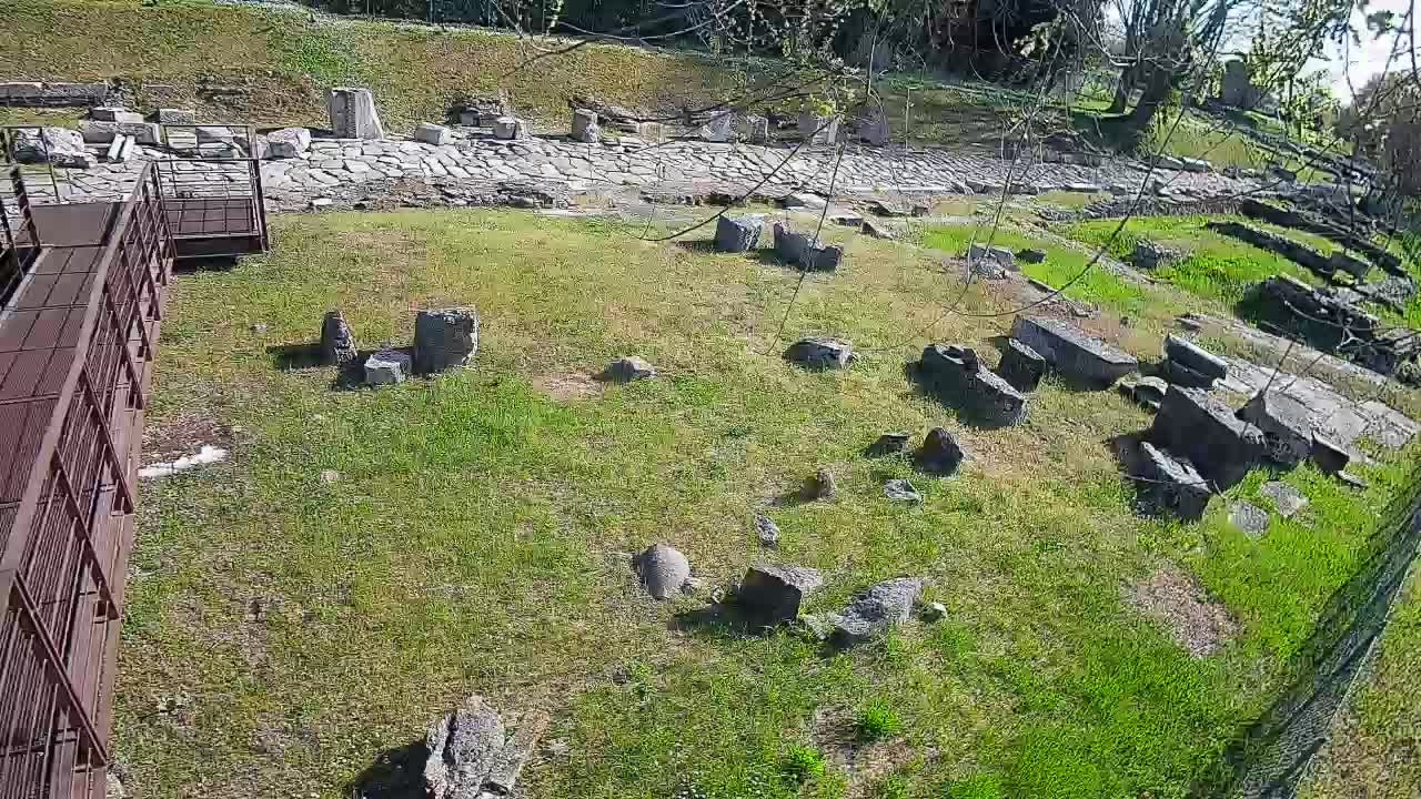 Akvileja – Decumano di Aratria Galla