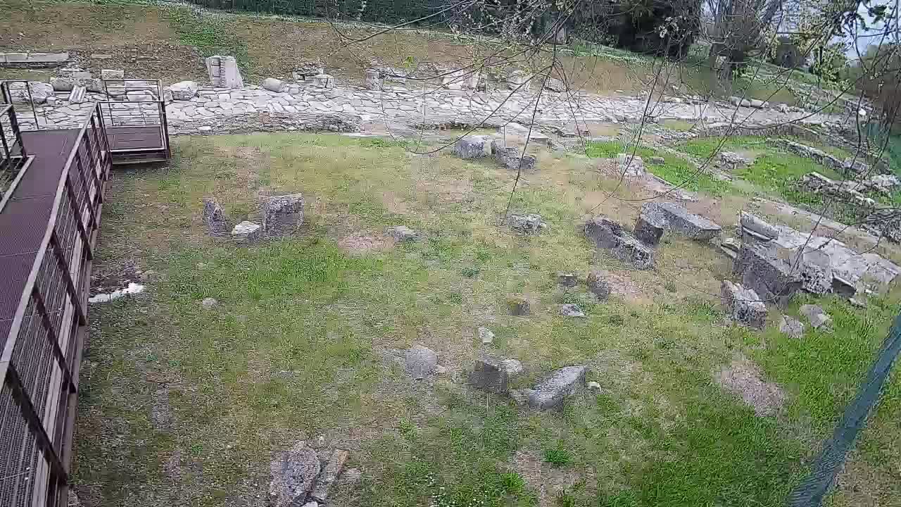 Akvileja – Decumano di Aratria Galla