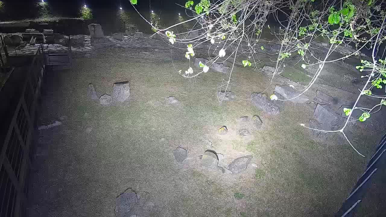 Akvileja – Decumano di Aratria Galla