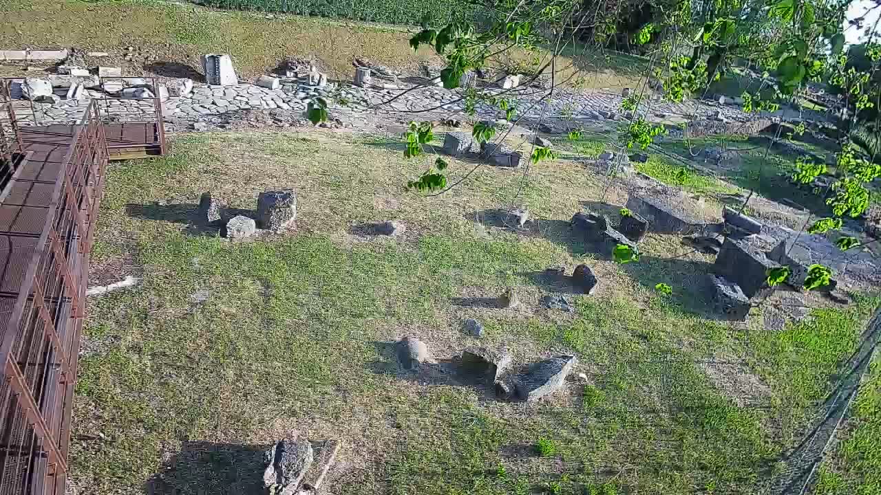 Akvileja – Decumano di Aratria Galla