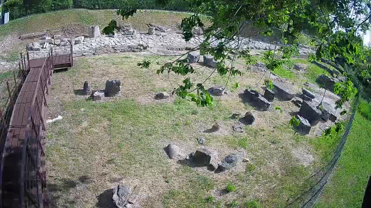 Akvileja – Decumano di Aratria Galla