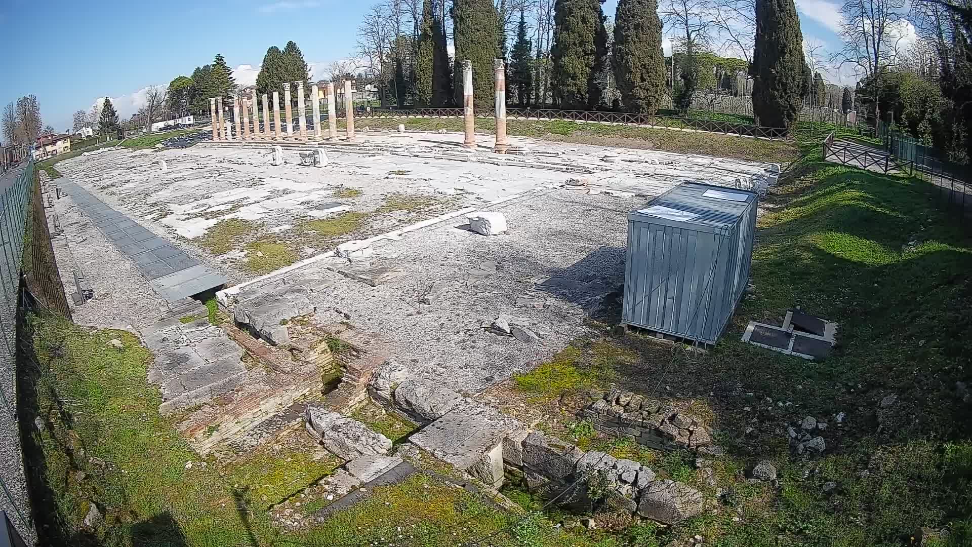 Spletna kamera Rimski forum Oglej – Pogled v živo na antično središče