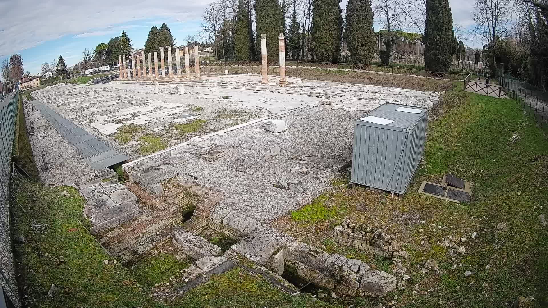 Spletna kamera Rimski forum Oglej – Pogled v živo na antično središče