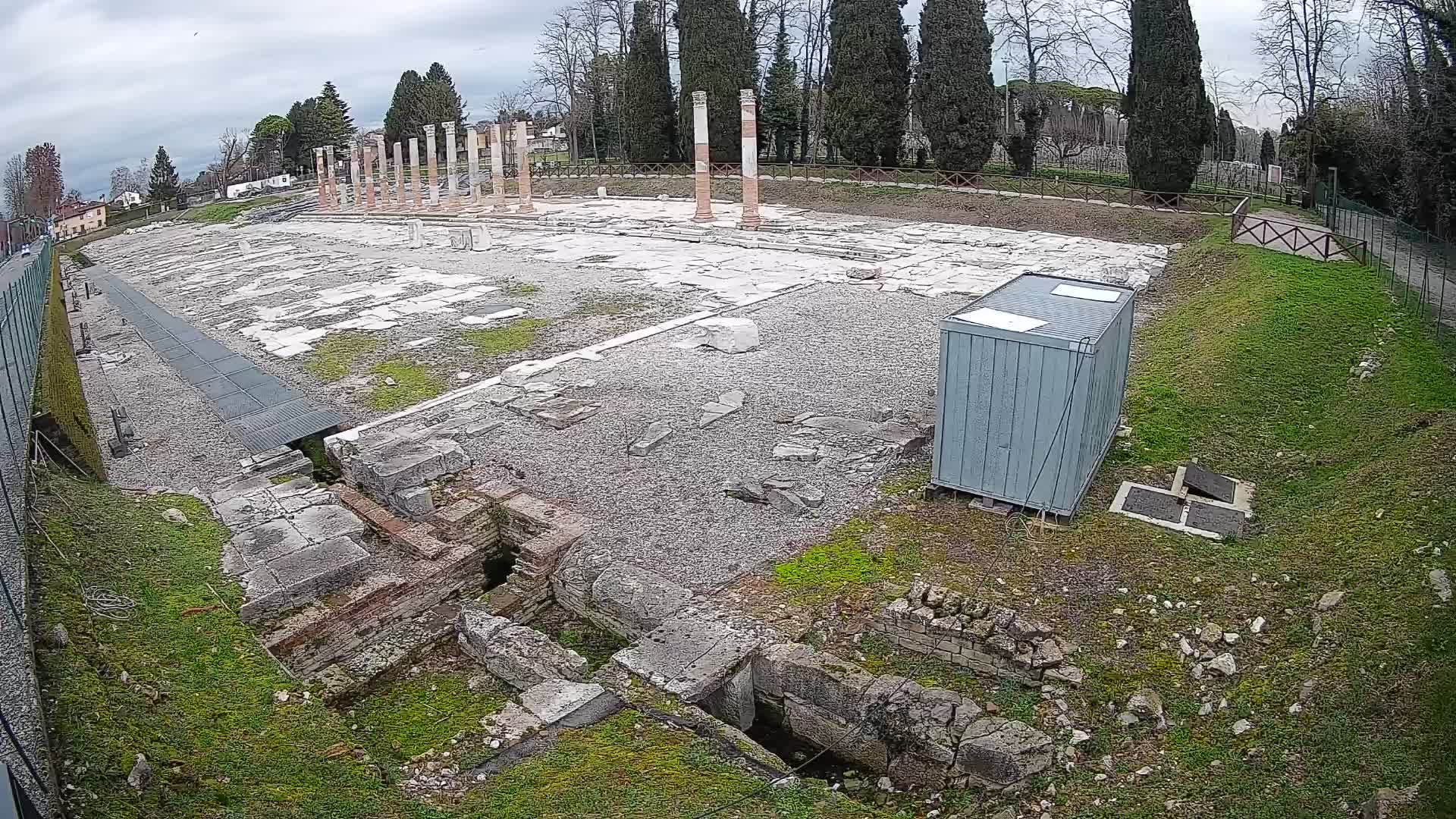 Spletna kamera Rimski forum Oglej – Pogled v živo na antično središče