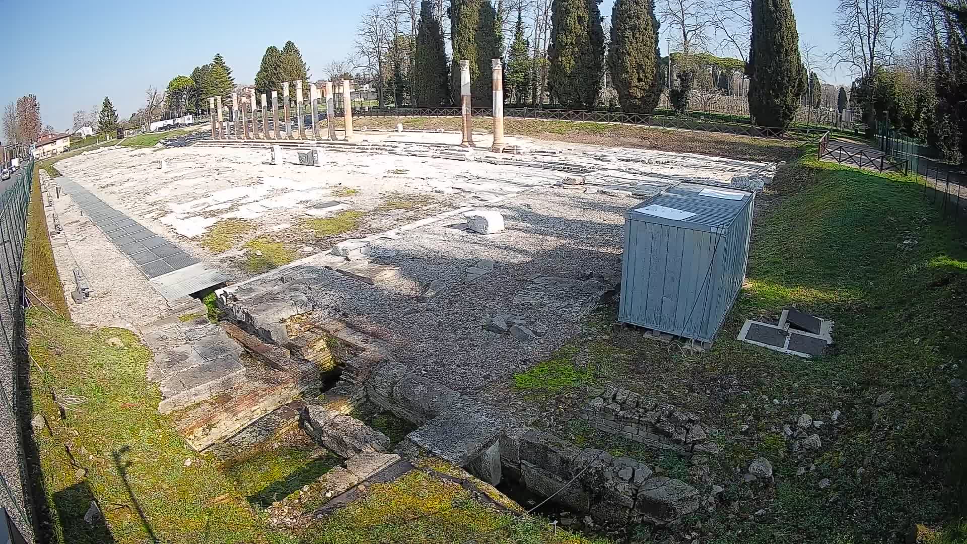 Spletna kamera Rimski forum Oglej – Pogled v živo na antično središče