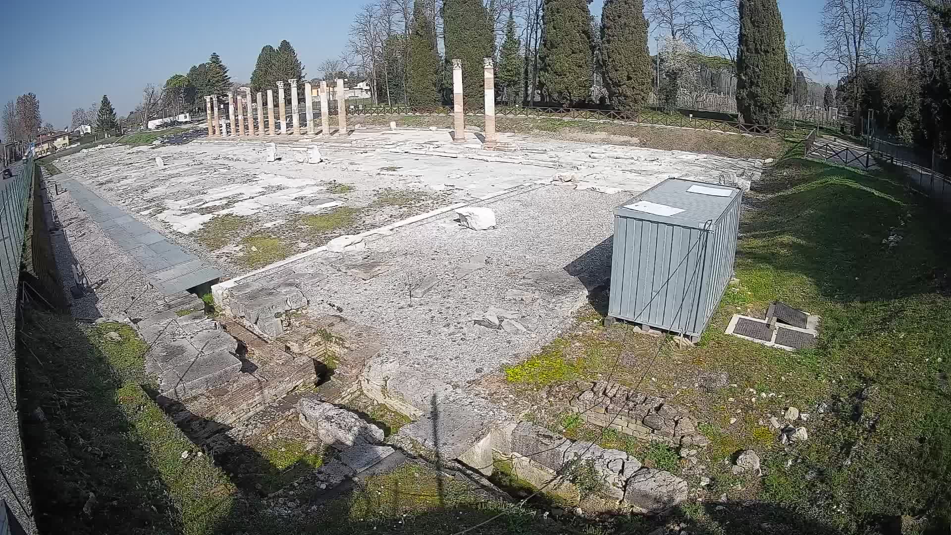 Spletna kamera Rimski forum Oglej – Pogled v živo na antično središče