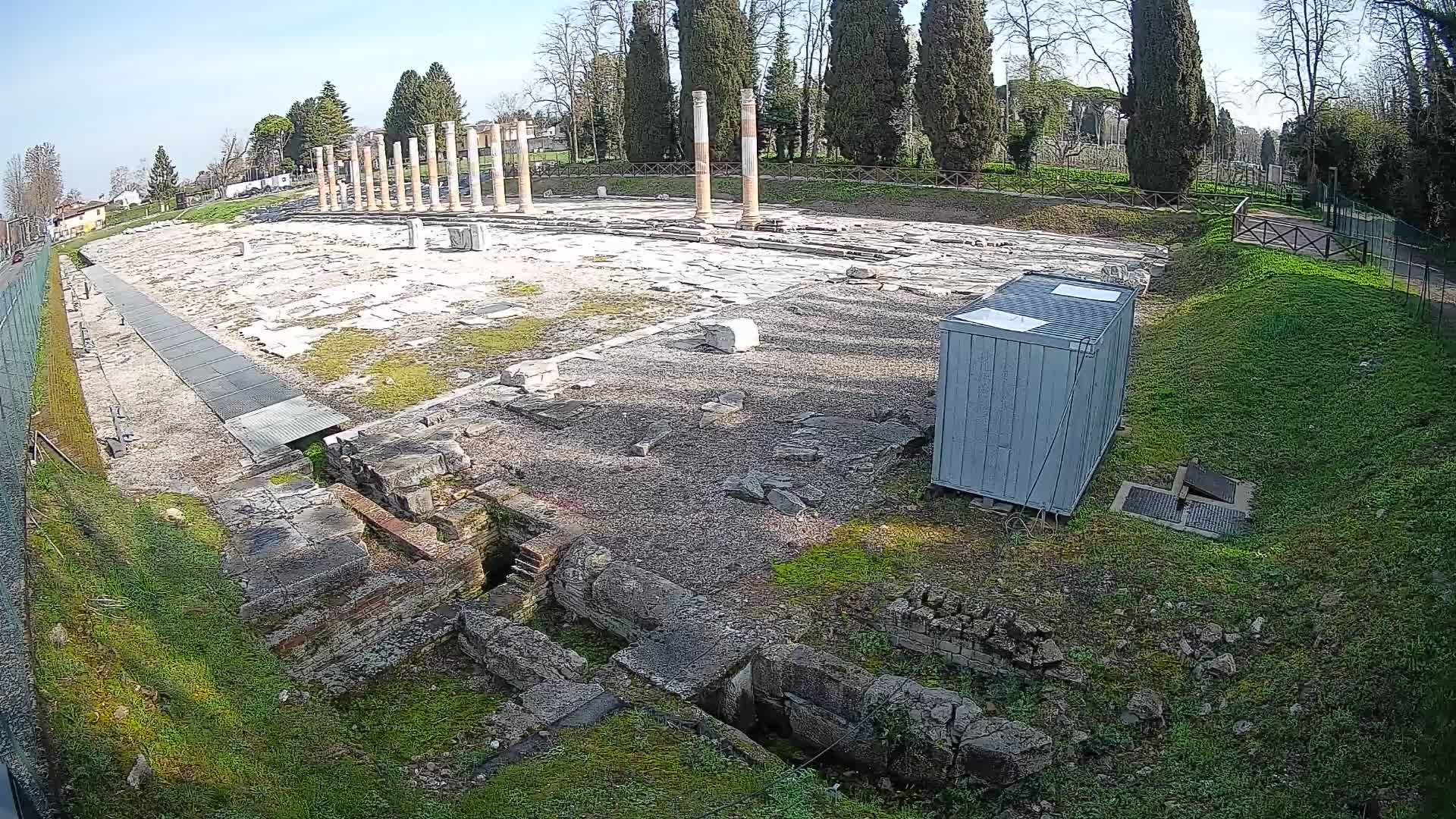 Spletna kamera Rimski forum Oglej – Pogled v živo na antično središče