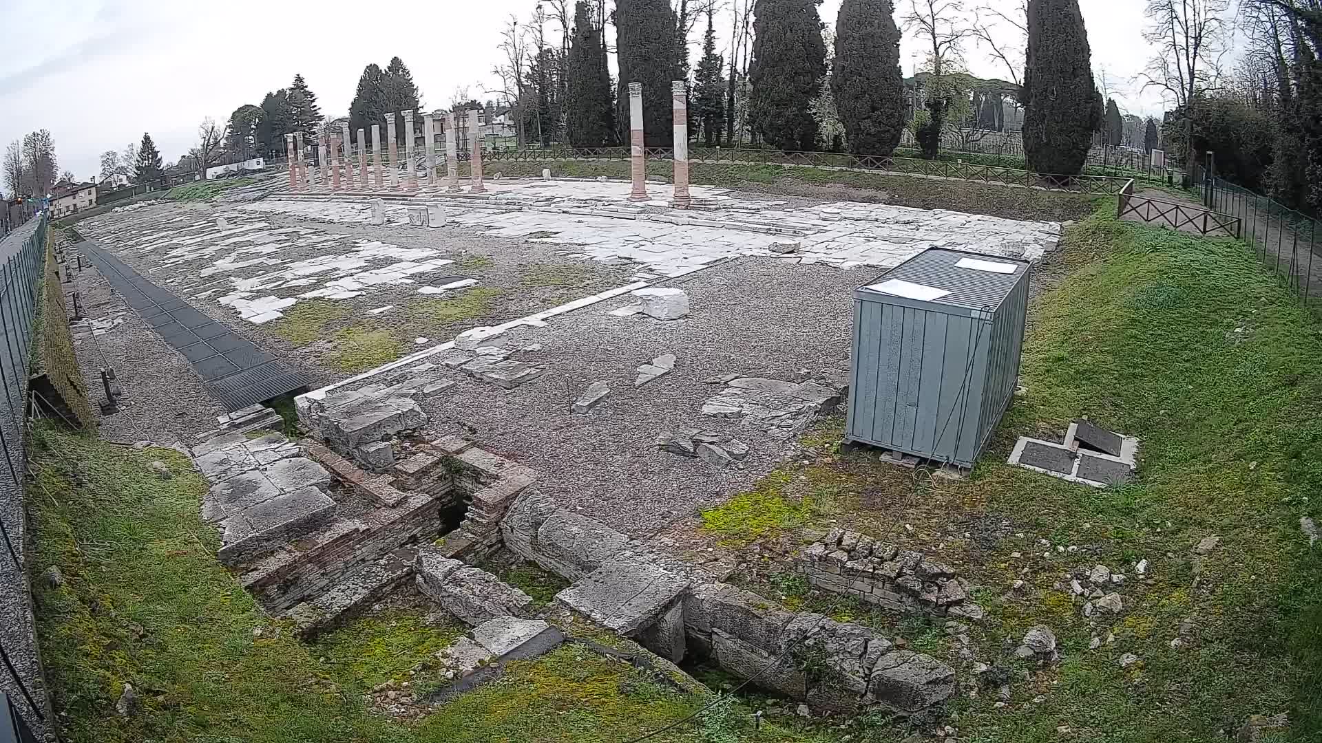 Spletna kamera Rimski forum Oglej – Pogled v živo na antično središče