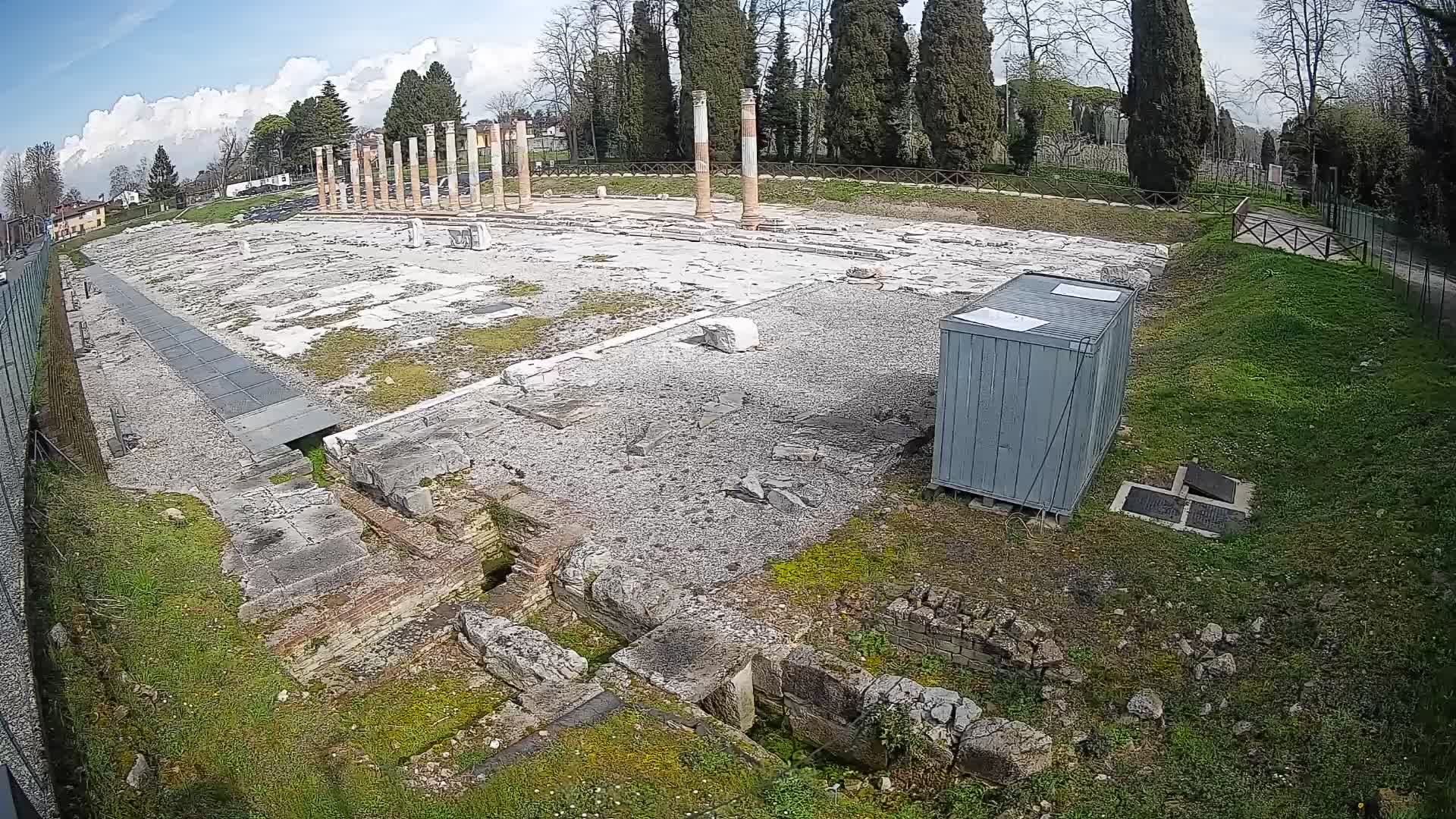 Spletna kamera Rimski forum Oglej – Pogled v živo na antično središče