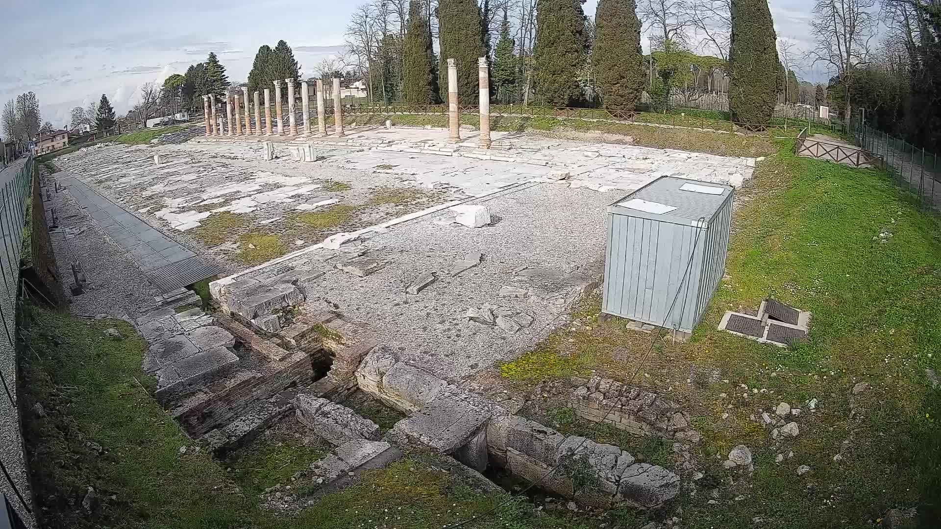 Spletna kamera Rimski forum Oglej – Pogled v živo na antično središče