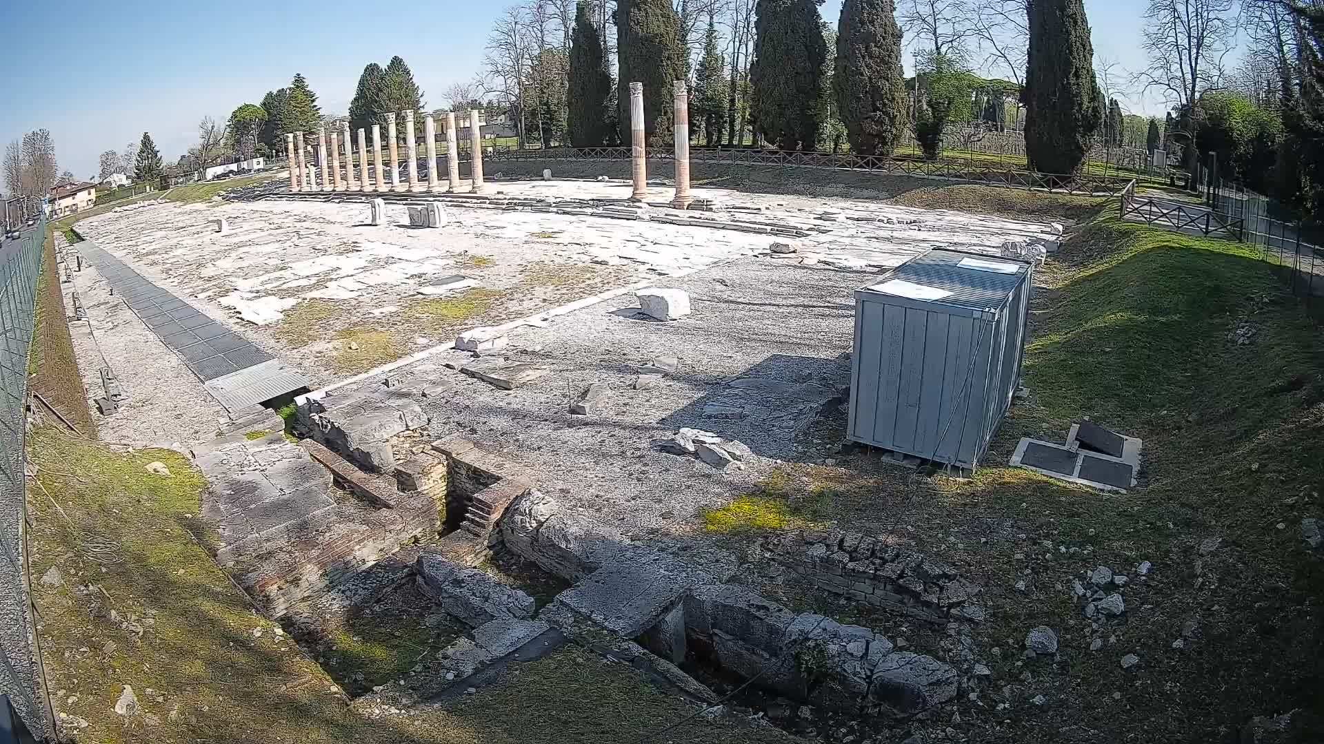 Spletna kamera Rimski forum Oglej – Pogled v živo na antično središče