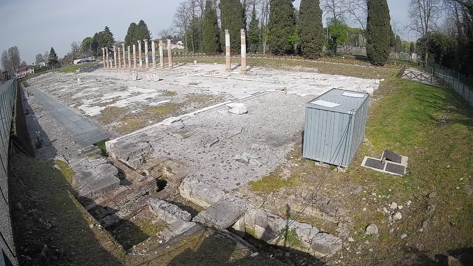 Spletna kamera Rimski forum Oglej – Pogled v živo na antično središče