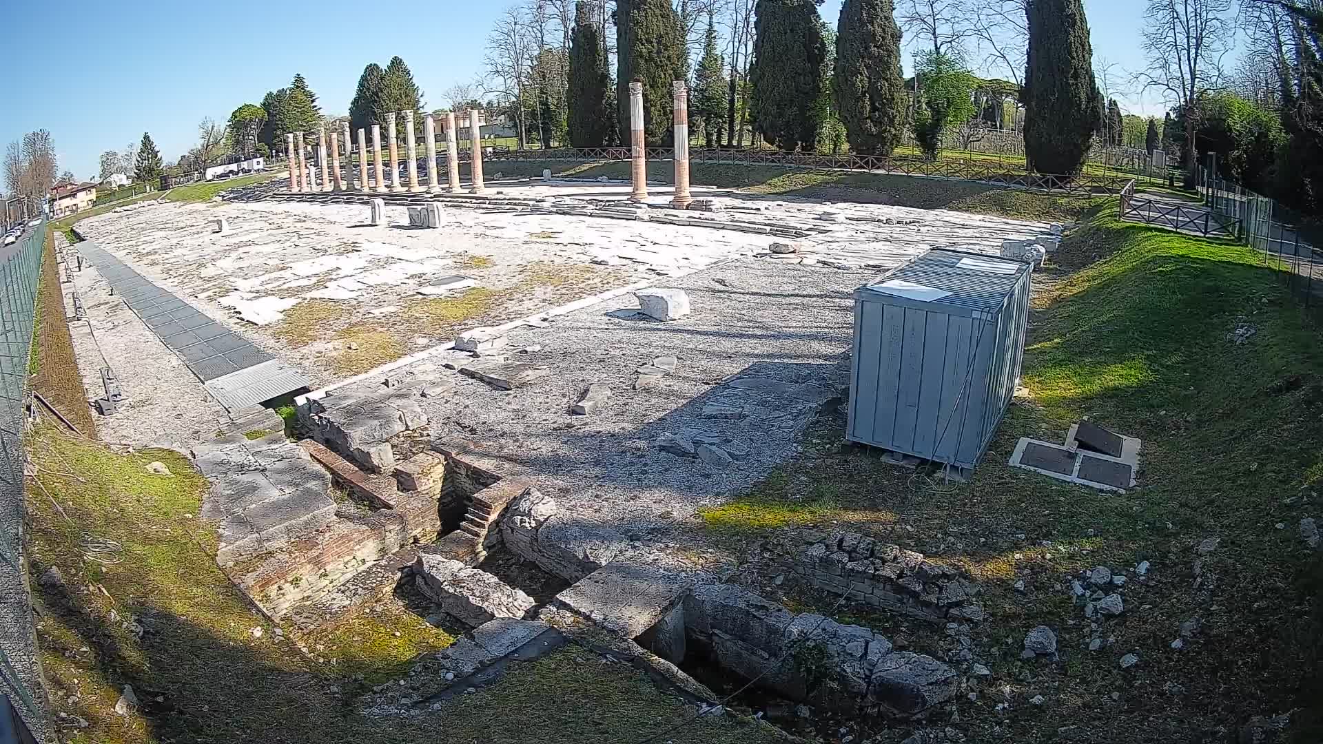 Spletna kamera Rimski forum Oglej – Pogled v živo na antično središče