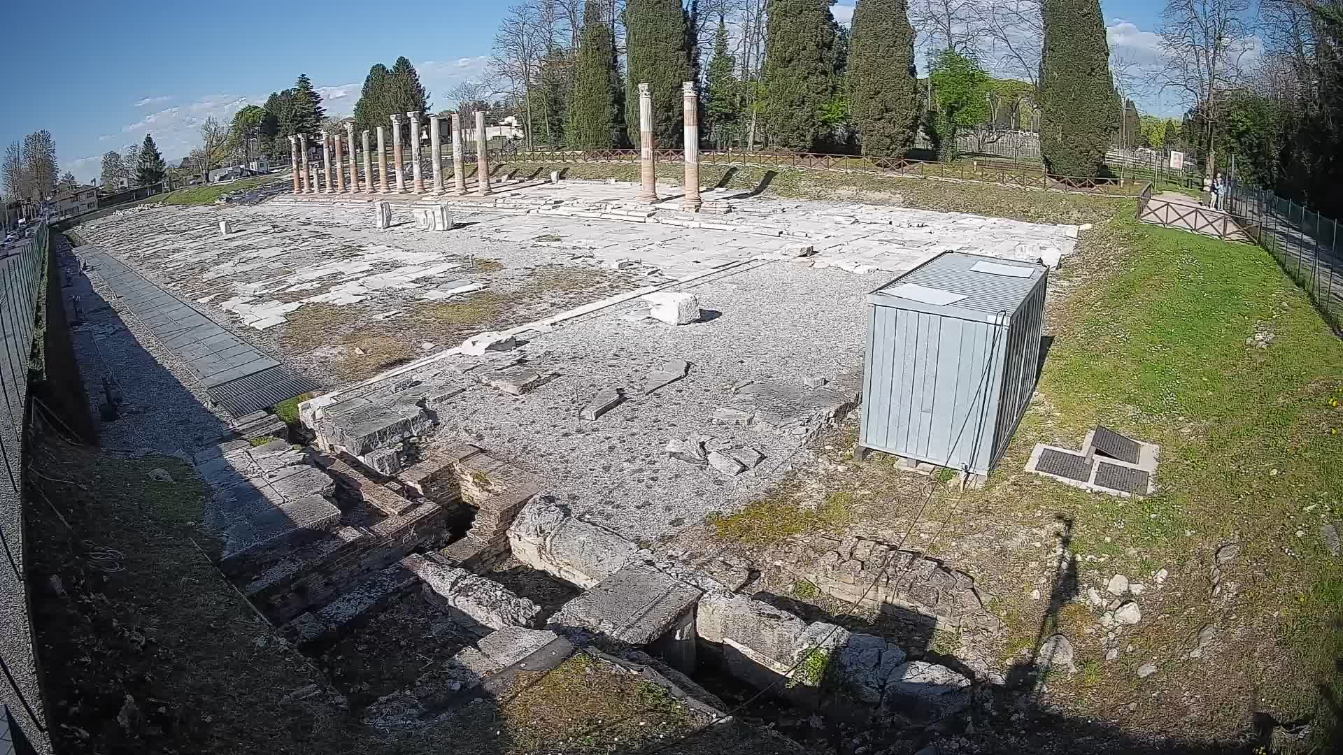 Spletna kamera Rimski forum Oglej – Pogled v živo na antično središče