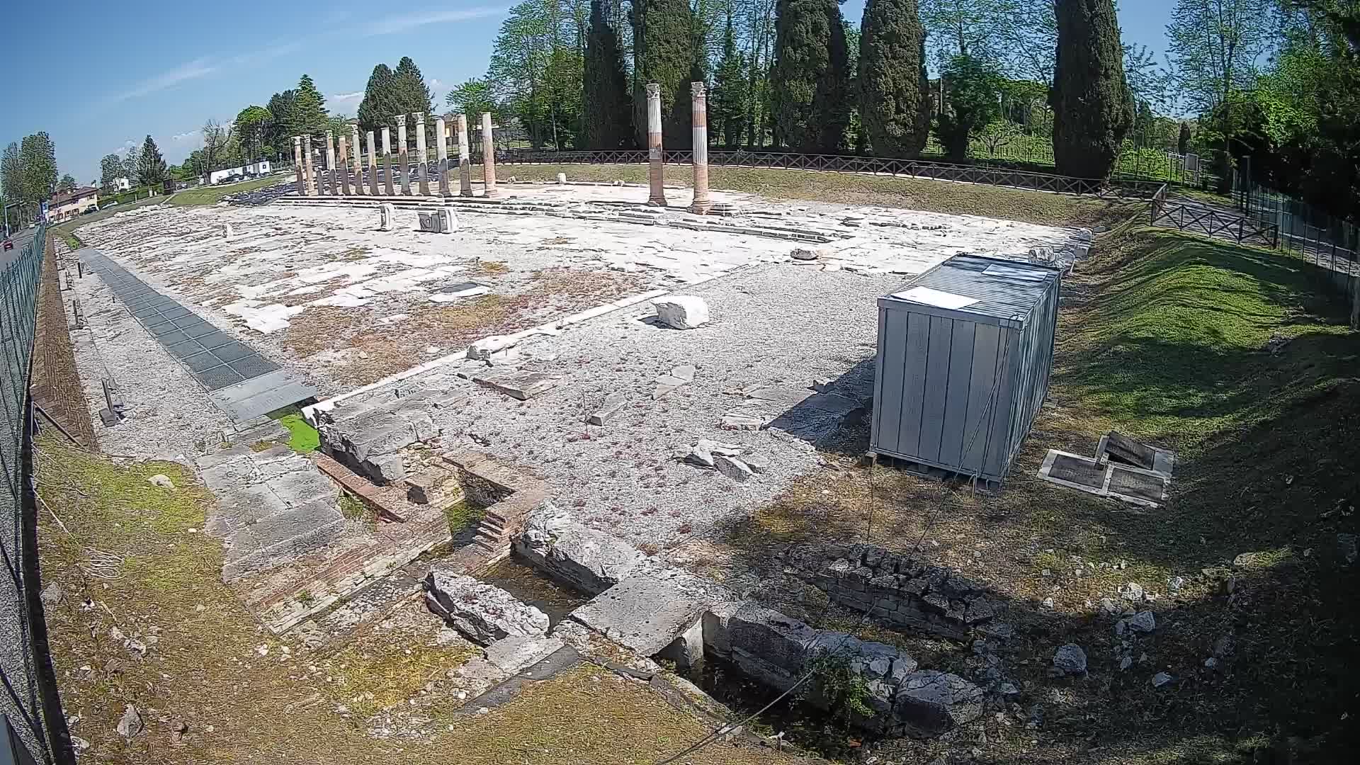 Spletna kamera Rimski forum Oglej – Pogled v živo na antično središče