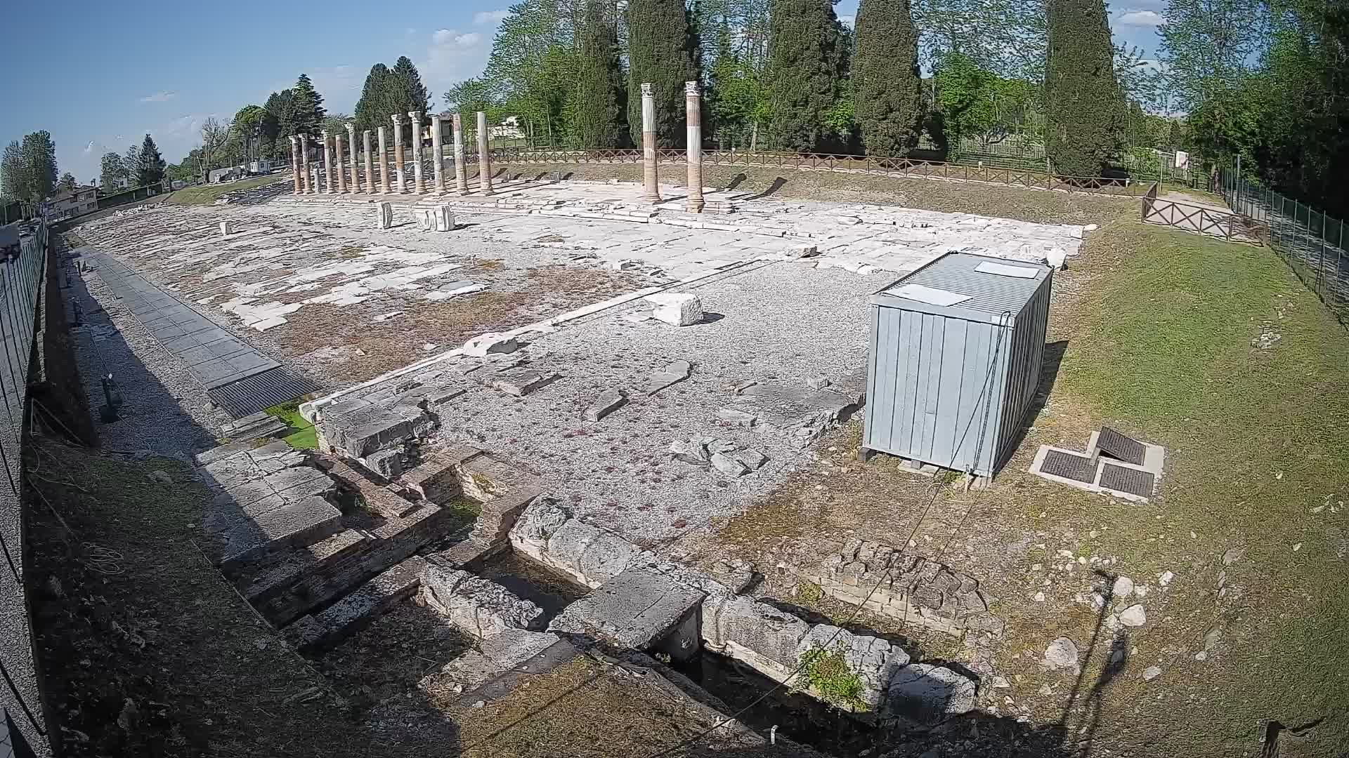 Spletna kamera Rimski forum Oglej – Pogled v živo na antično središče