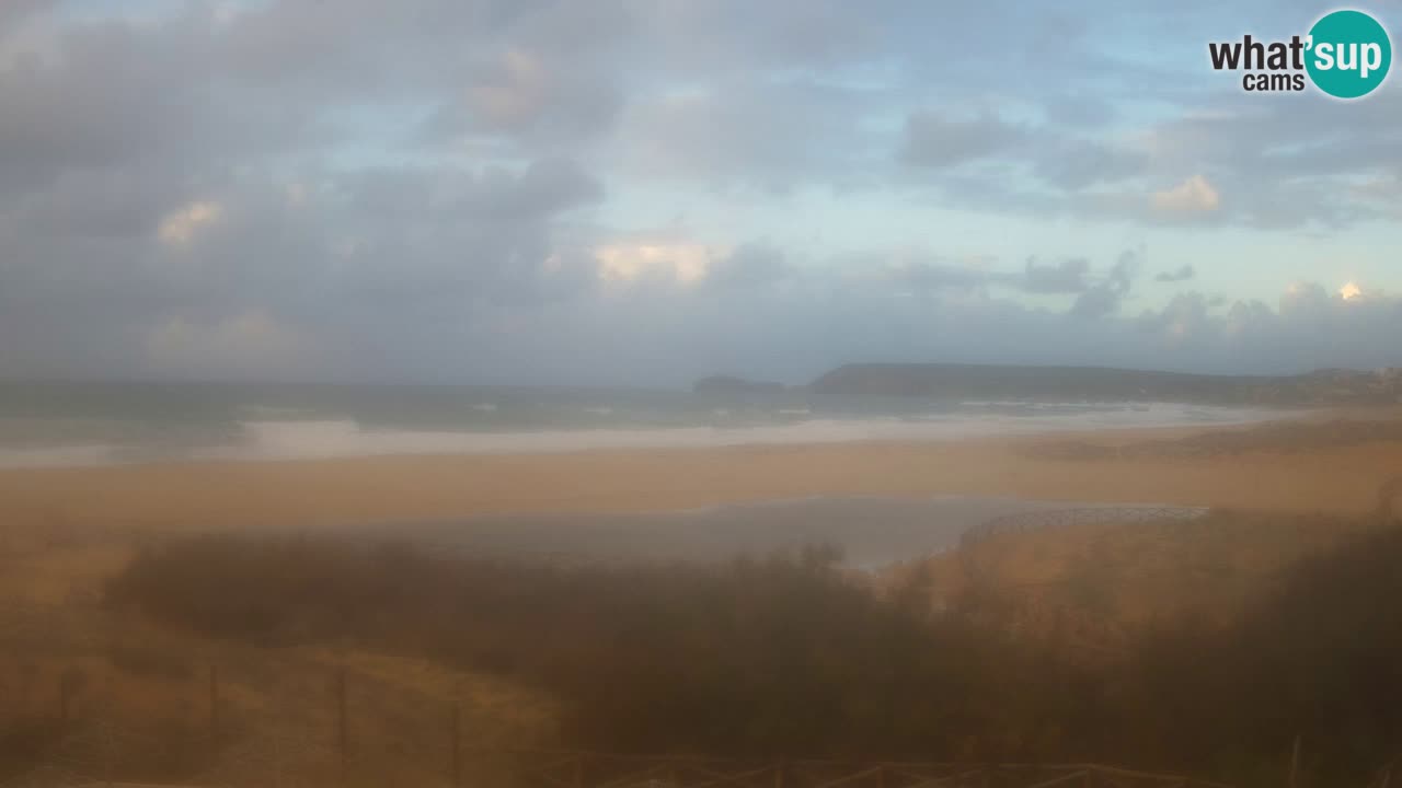 Spletna kamera Torre dei Corsari – Pogled v živo na plažo s Punta Usai