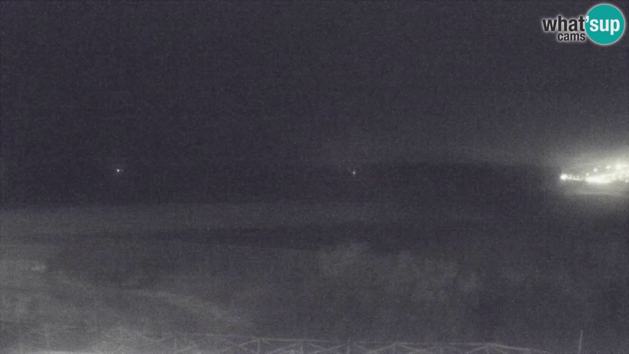 Spletna kamera Torre dei Corsari – Pogled v živo na plažo s Punta Usai