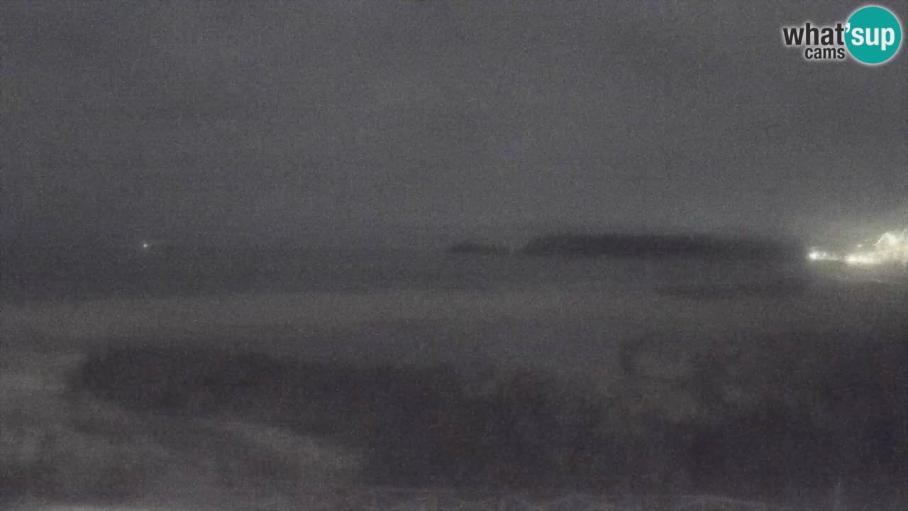 Spletna kamera Torre dei Corsari – Pogled v živo na plažo s Punta Usai