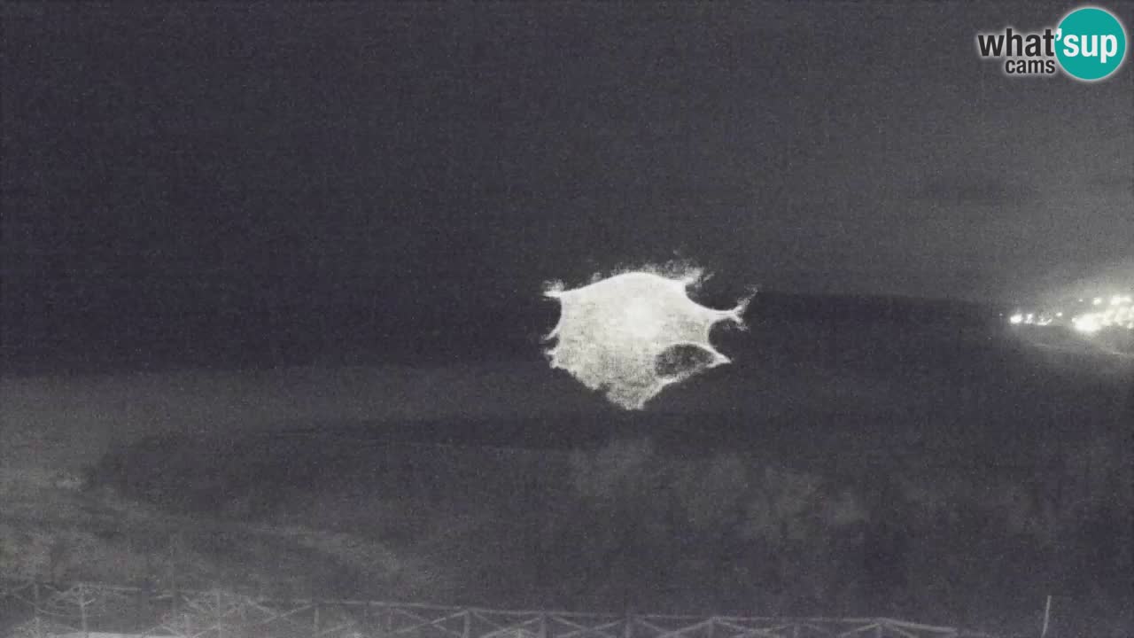 Spletna kamera Torre dei Corsari – Pogled v živo na plažo s Punta Usai