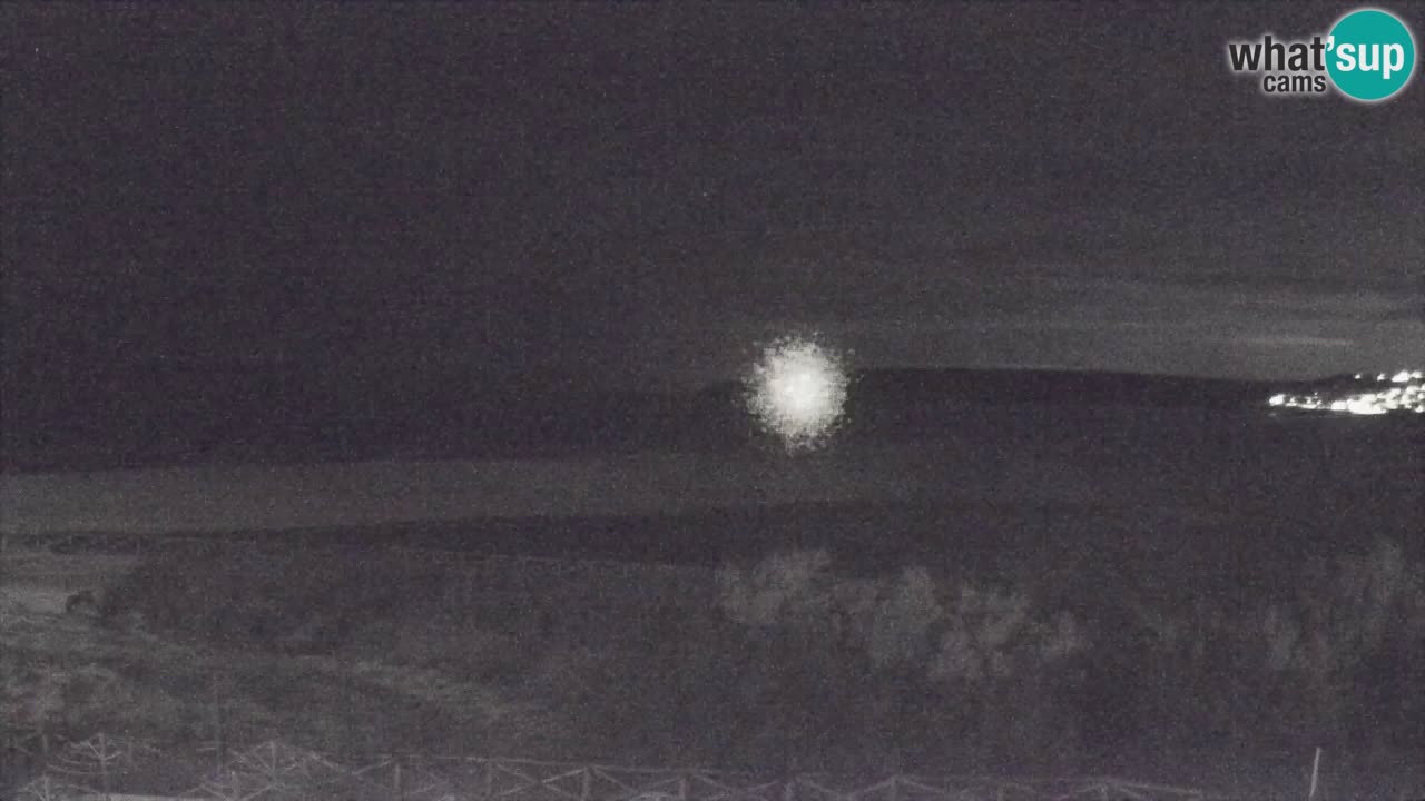 Spletna kamera Torre dei Corsari – Pogled v živo na plažo s Punta Usai