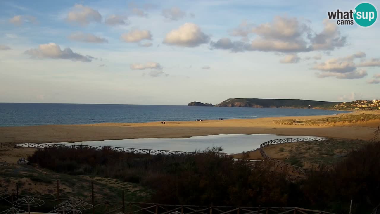 Spletna kamera Torre dei Corsari – Pogled v živo na plažo s Punta Usai