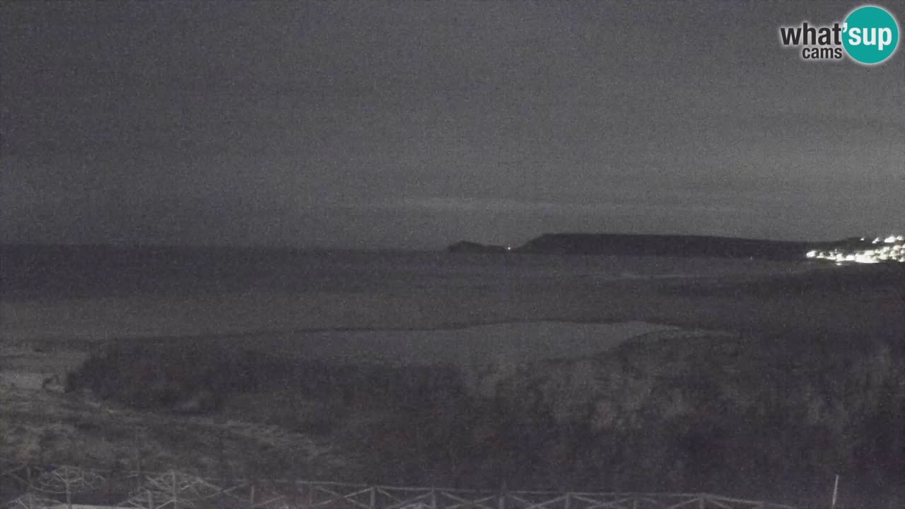 Spletna kamera Torre dei Corsari – Pogled v živo na plažo s Punta Usai