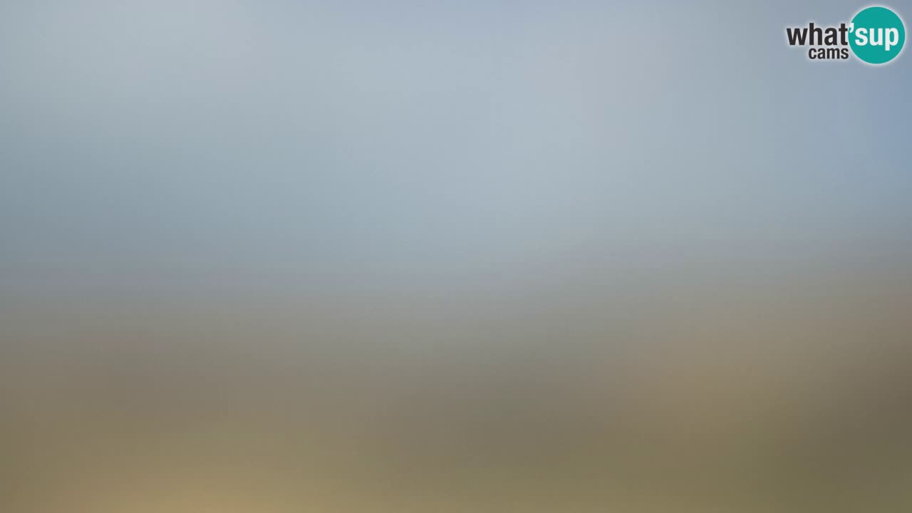 Spletna kamera Torre dei Corsari – Pogled v živo na plažo s Punta Usai