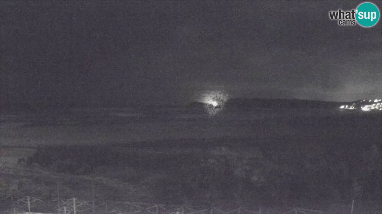 Web kamera Torre dei Corsari – Pogled uživo na plažu s Punta Usai