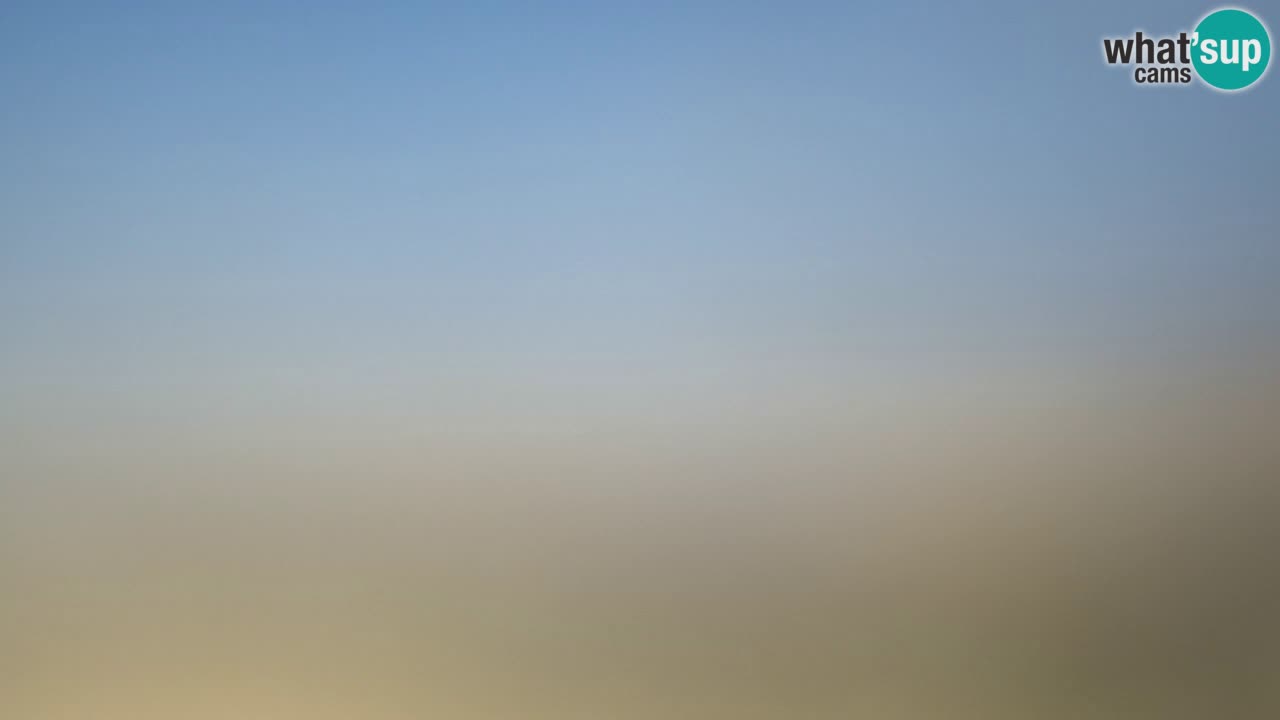 Web kamera Torre dei Corsari – Pogled uživo na plažu s Punta Usai