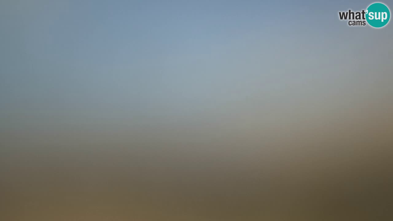 Spletna kamera Torre dei Corsari – Pogled v živo na plažo s Punta Usai