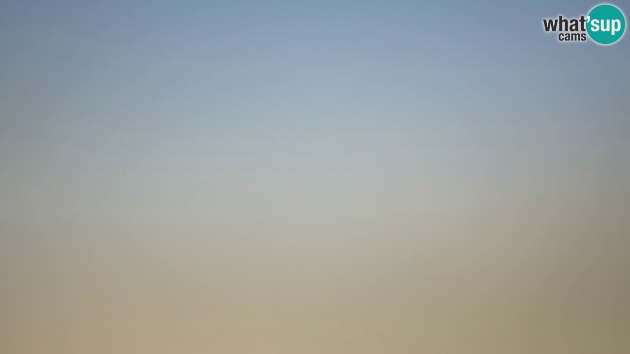 Spletna kamera Torre dei Corsari – Pogled v živo na plažo s Punta Usai