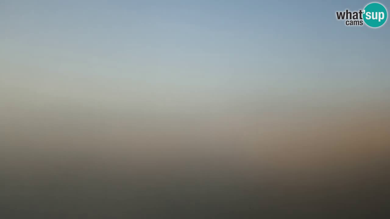 Spletna kamera Torre dei Corsari – Pogled v živo na plažo s Punta Usai