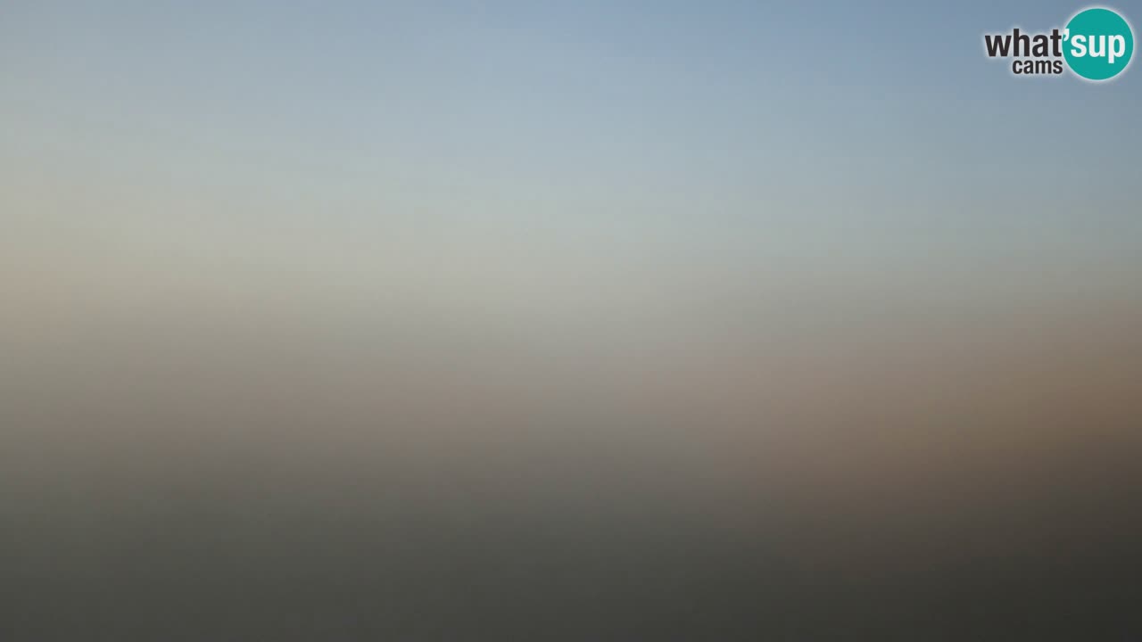 Spletna kamera Torre dei Corsari – Pogled v živo na plažo s Punta Usai