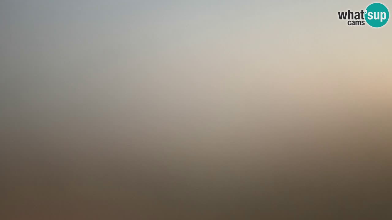 Spletna kamera Torre dei Corsari – Pogled v živo na plažo s Punta Usai