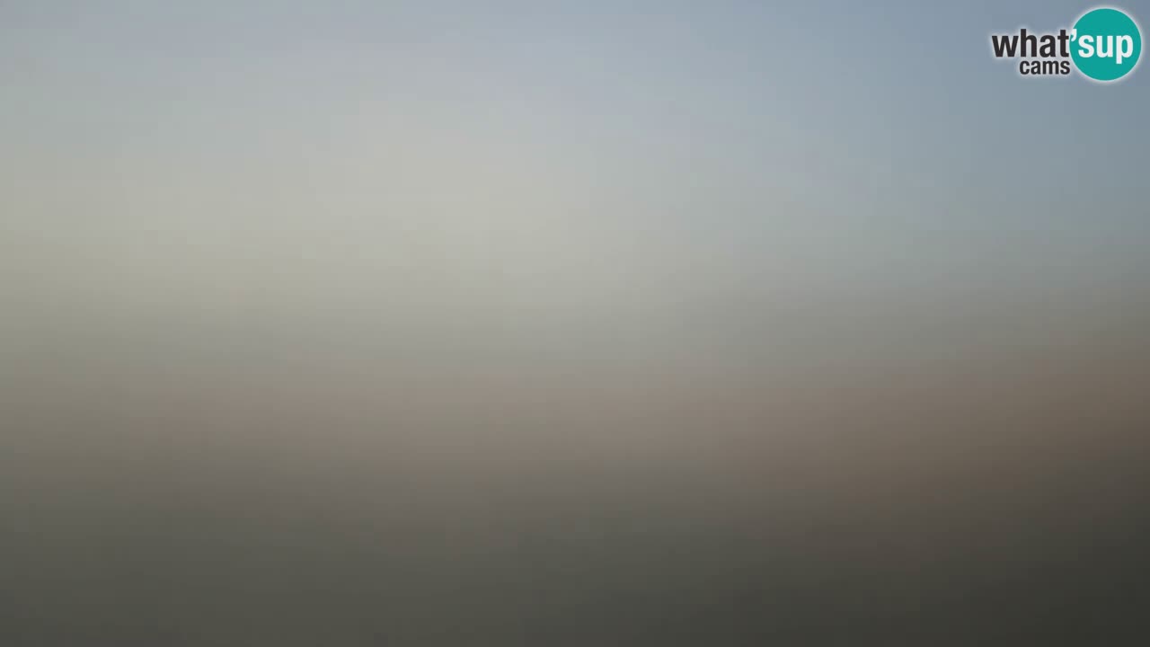 Web kamera Torre dei Corsari – Pogled uživo na plažu s Punta Usai