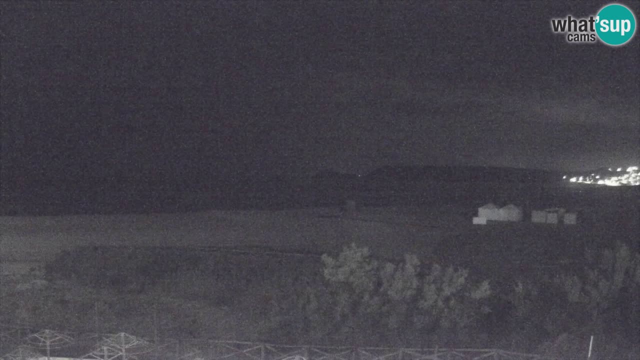 Spletna kamera Torre dei Corsari – Pogled v živo na plažo s Punta Usai