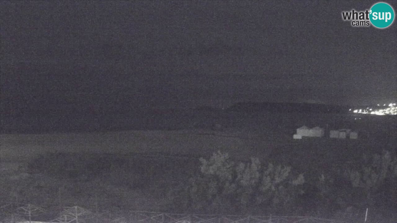 Spletna kamera Torre dei Corsari – Pogled v živo na plažo s Punta Usai