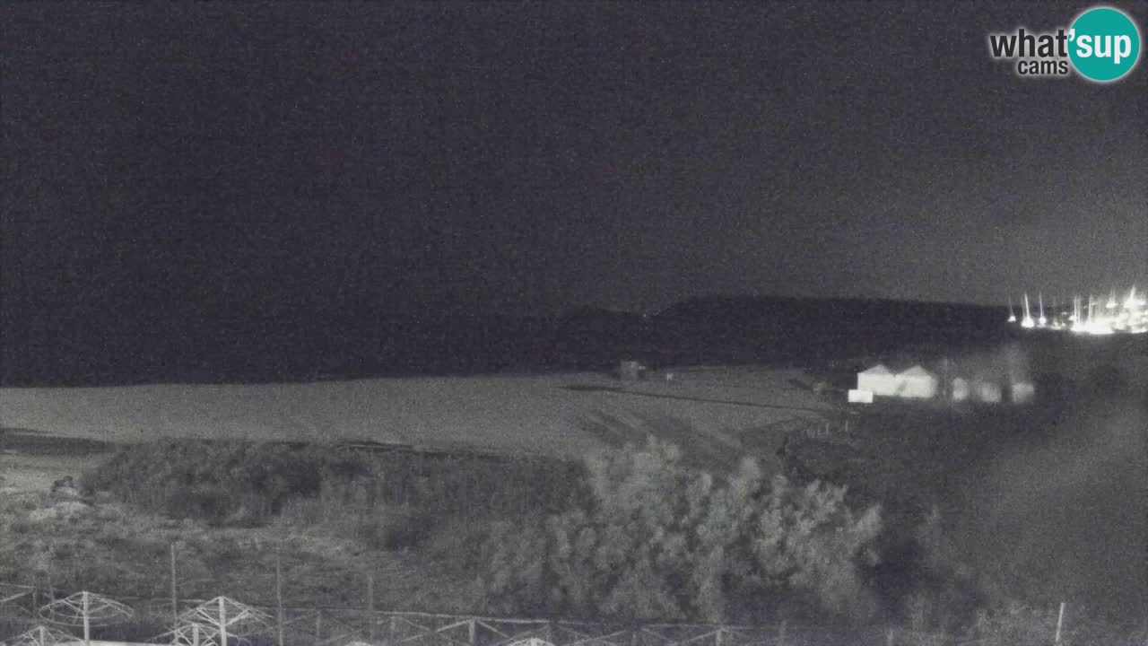 Spletna kamera Torre dei Corsari – Pogled v živo na plažo s Punta Usai