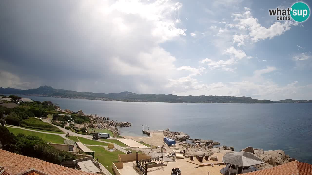 U živo Phi Beach – Forte Cappellini web kamera Porto Cervo – Arzachena – Sardinija