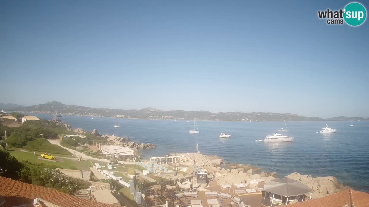 V živo Phi Beach – Forte Cappellini spletna kamera Porto Cervo – Arzachena – Sardinija