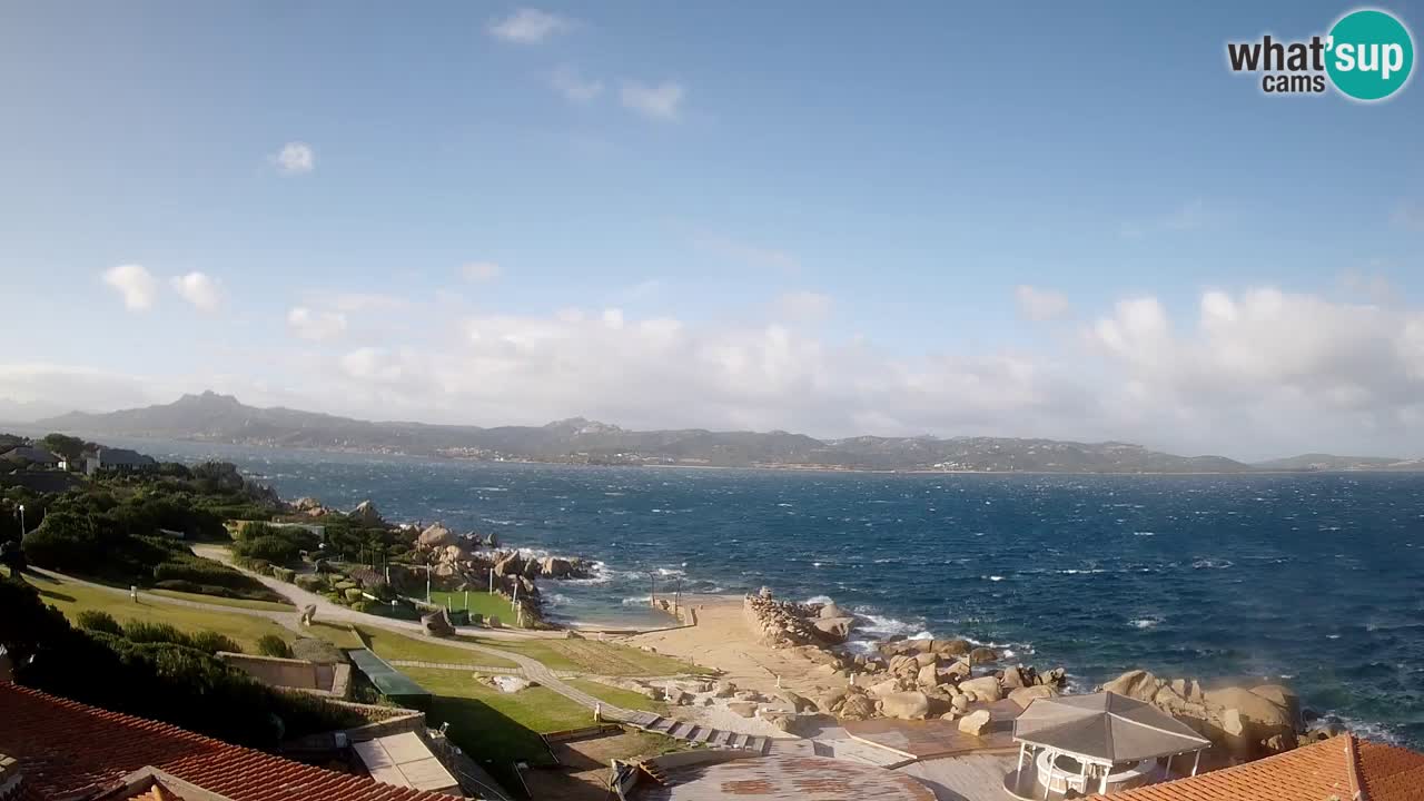 V živo Phi Beach – Forte Cappellini spletna kamera Porto Cervo – Arzachena – Sardinija