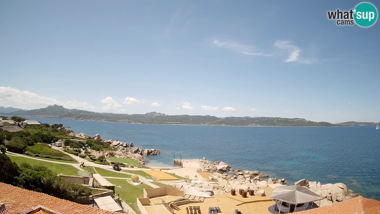 V živo Phi Beach – Forte Cappellini spletna kamera Porto Cervo – Arzachena – Sardinija